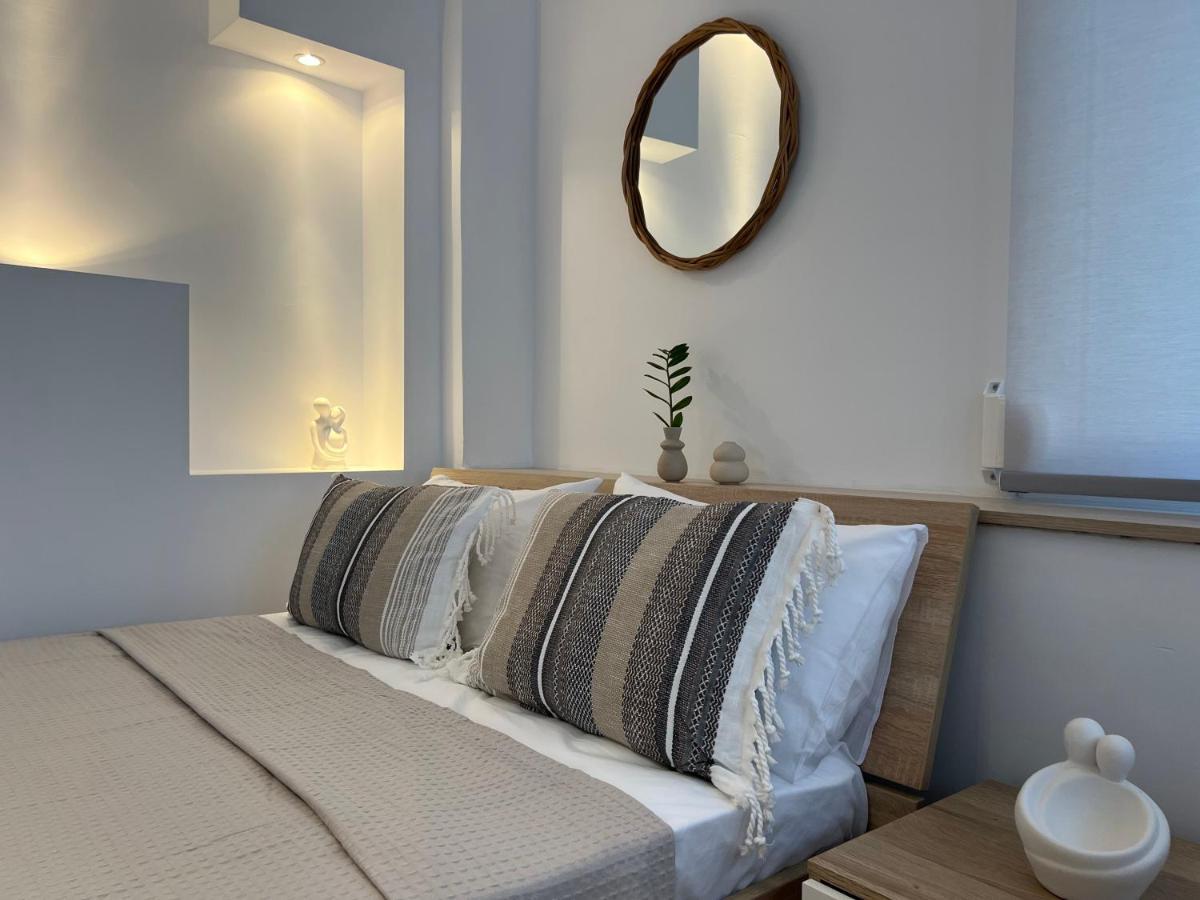 Calm Joy & J - Bee Apartment Ermoupoli